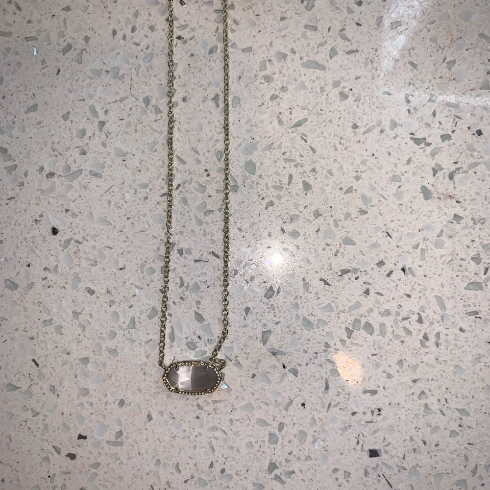 Kendra Scott necklace